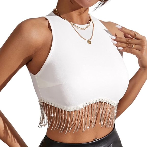 Milumia white ribbed sleevess round neck cropped tank top with rhinestone fringe - Picture 4 of 13